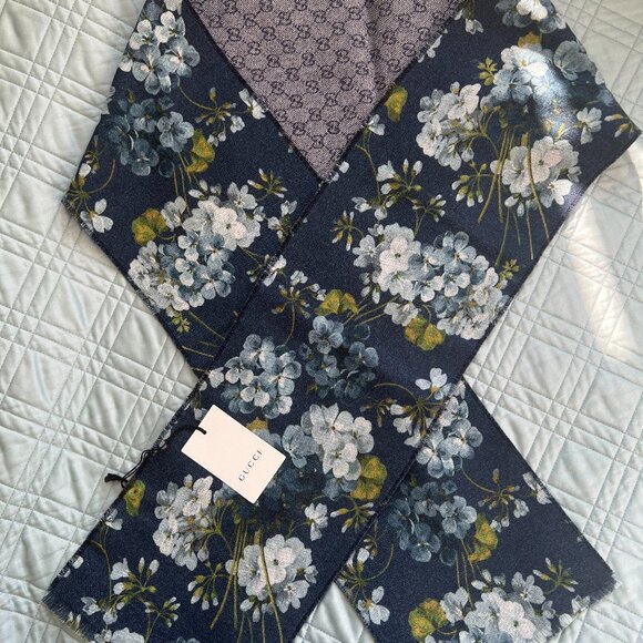 NEW Authentic Gucci GG Blooms Logo Reversible Monogram Wool Scarf w/ Box - Picture 5 of 8